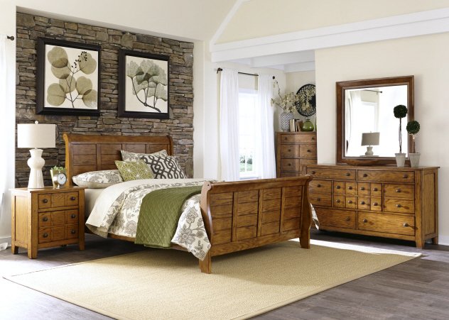 Liberty Furniture Grandpa's Cabin King Sleigh Bed in Age Oak