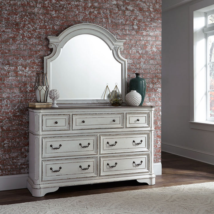 Magnolia Manor King Panel Bed, Dresser & Mirror