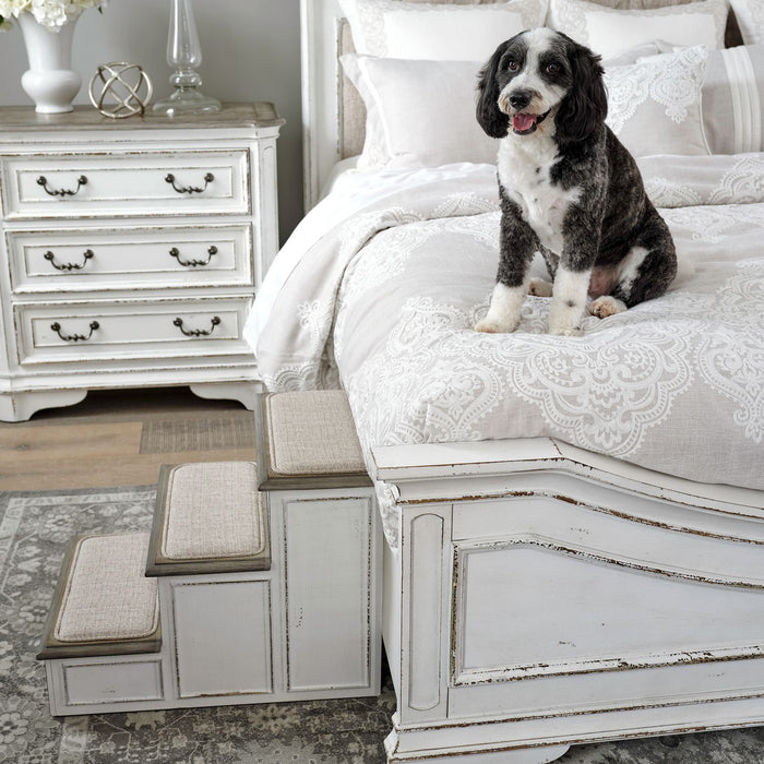 Magnolia Manor Pet Steps in Antique White