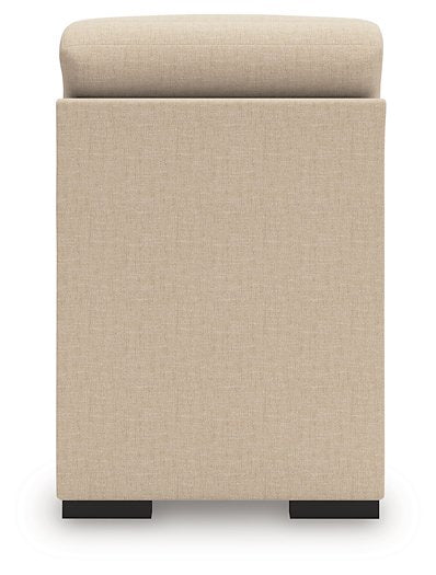 LadyMae Sectional with Chaise - KC Furniture Outlet (Bakersfield,CA)