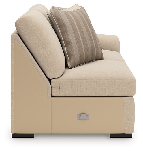 LadyMae Sectional with Chaise - KC Furniture Outlet (Bakersfield,CA)