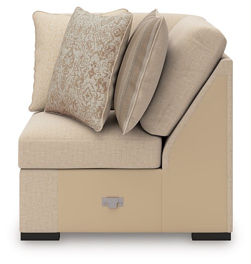 LadyMae Sectional with Chaise - KC Furniture Outlet (Bakersfield,CA)