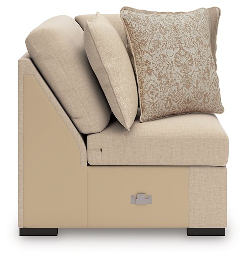 LadyMae Sectional with Chaise - KC Furniture Outlet (Bakersfield,CA)